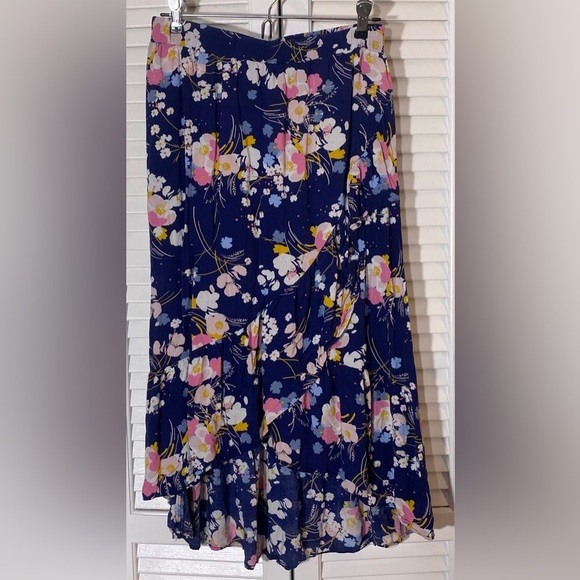 a.n.a. Skirt Set Size Small Navy With Floral Pattern - Picture 10 of 13